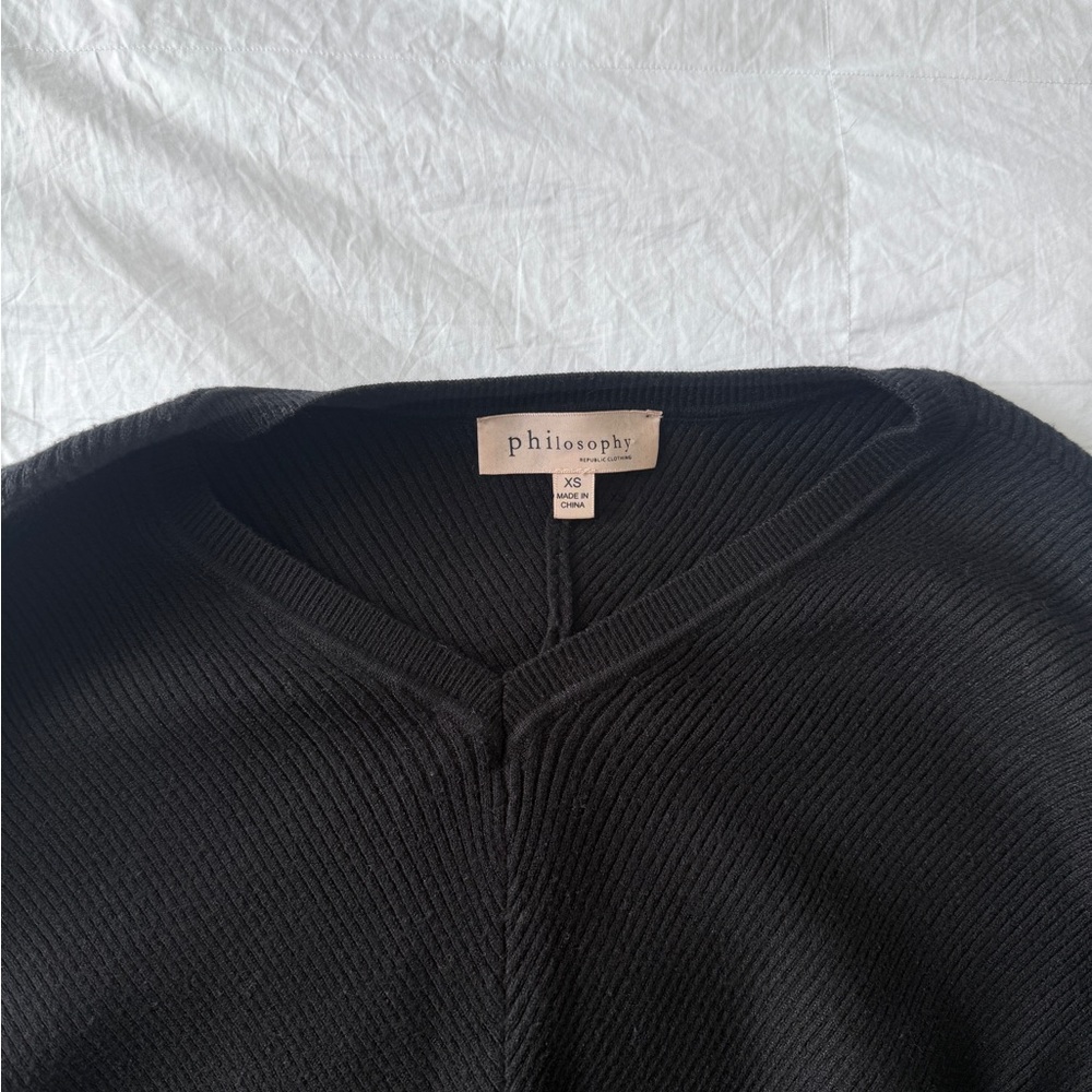 Philosophy Black V-Neck Lightweight Knit Sweater - Picture 2 of 3
